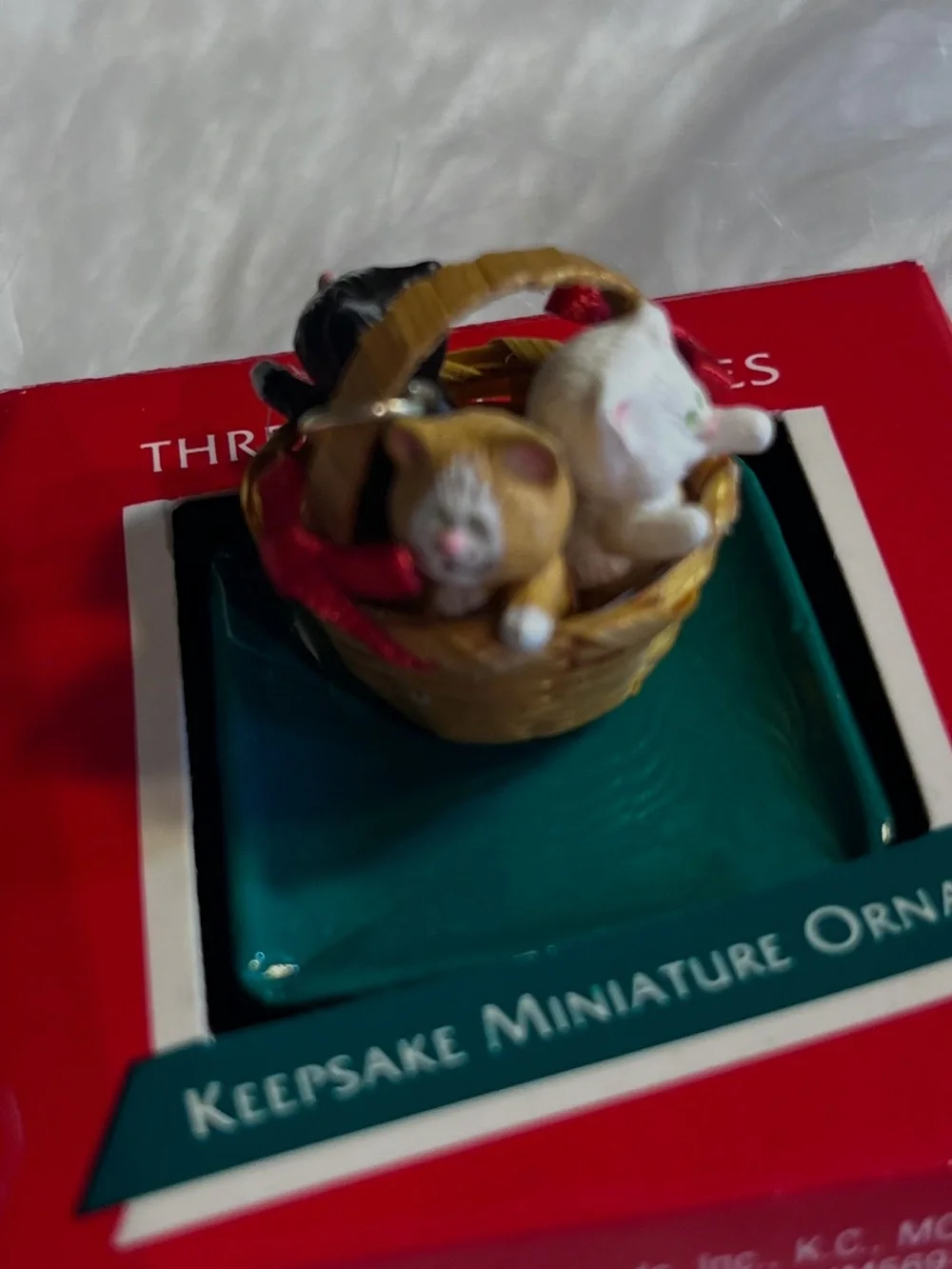 Hallmark Miniature Ornament-Three Little Kittens